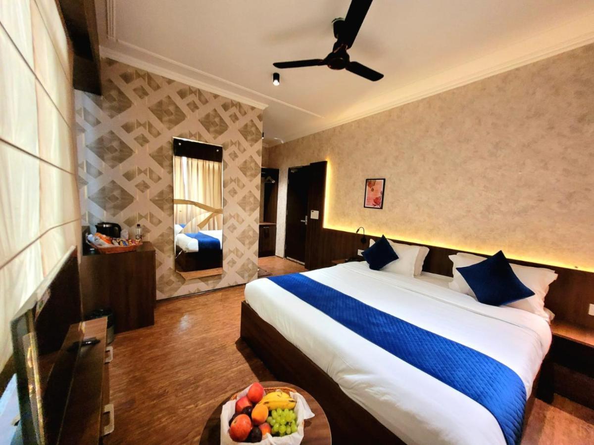 Hotel Royal Plaza Srinagar  Exterior photo
